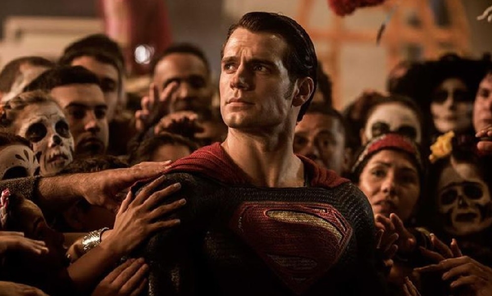 Henry Cavill hace oficial su regreso al universo DC como Superman